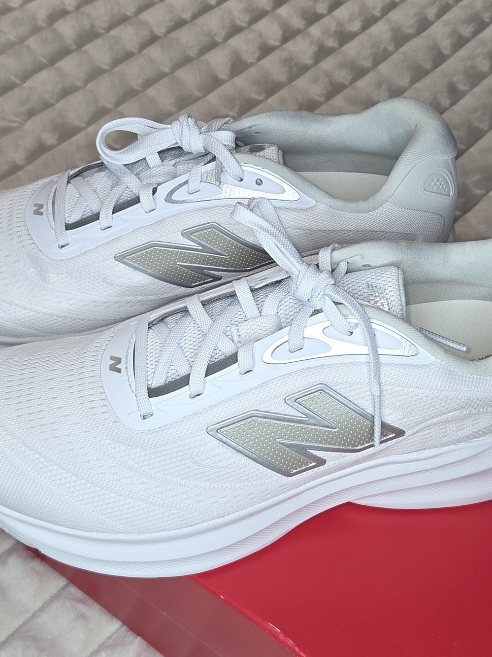 New Balance Women's White and Silver Athletic Sneakers